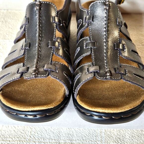 Clarks Lexi Marigold Bendables Metallic Pewter Adjustable Buckle Leather Sandals - Picture 5 of 10